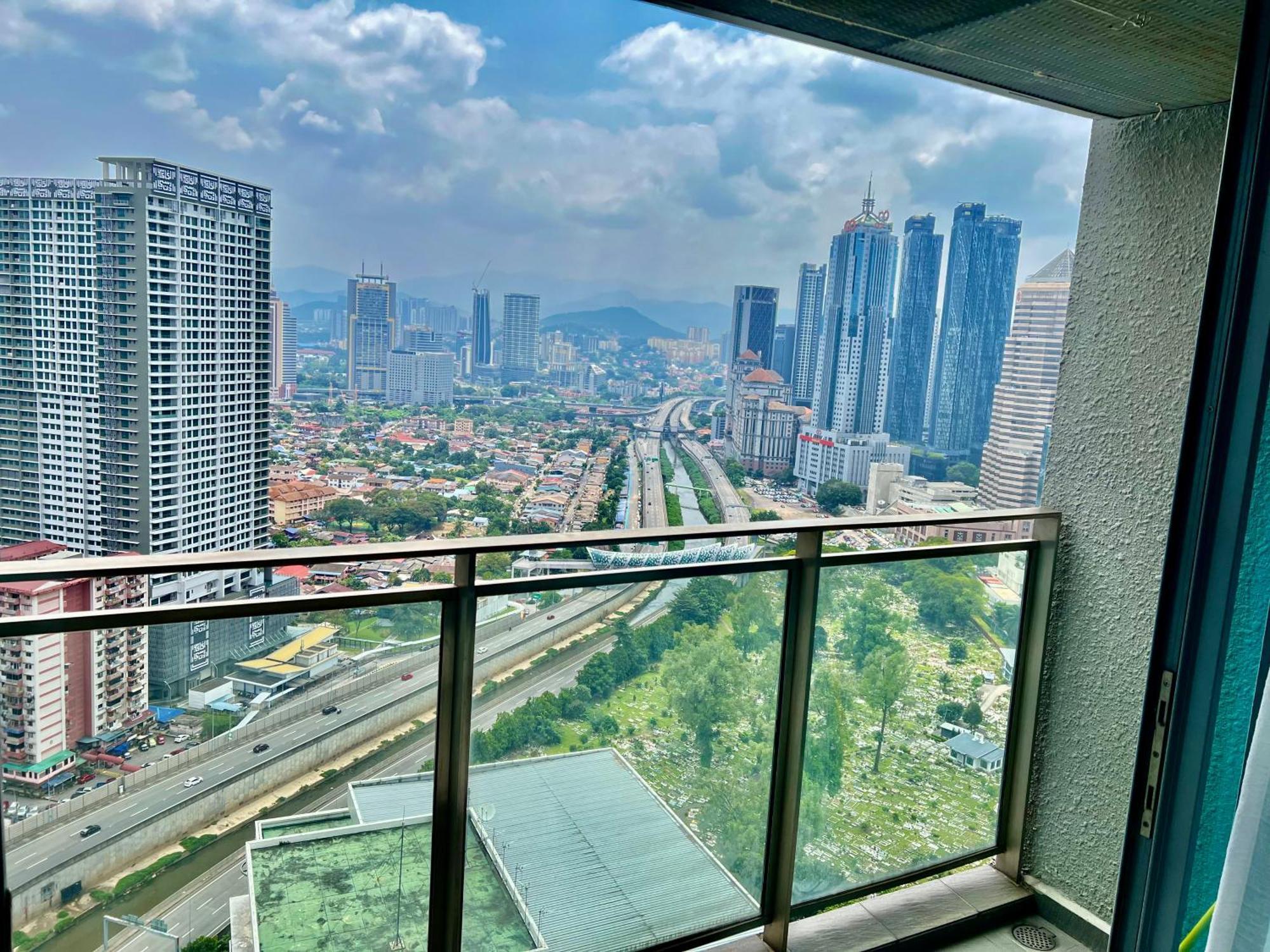 Summer Suites Near Klcc Куала Лумпур Екстериор снимка